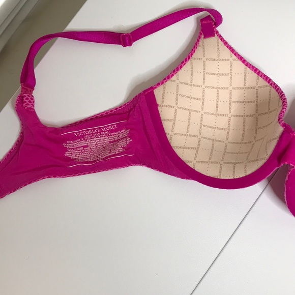 Victorias Secret T-shirt Bra - Picture 2 of 3